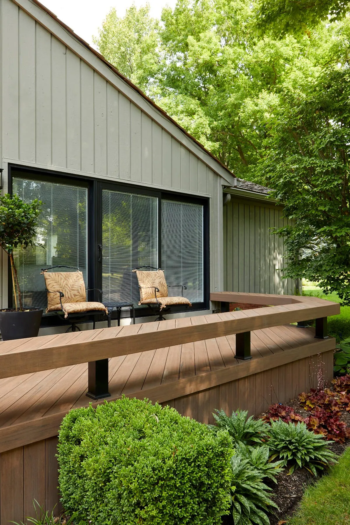 Elements patio boards english walnut - Composite Prime