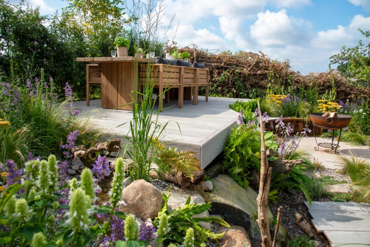 Composite decking in a garden - Composite Prime