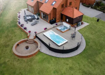 Thame farmhouse patio deck -Composite Prime