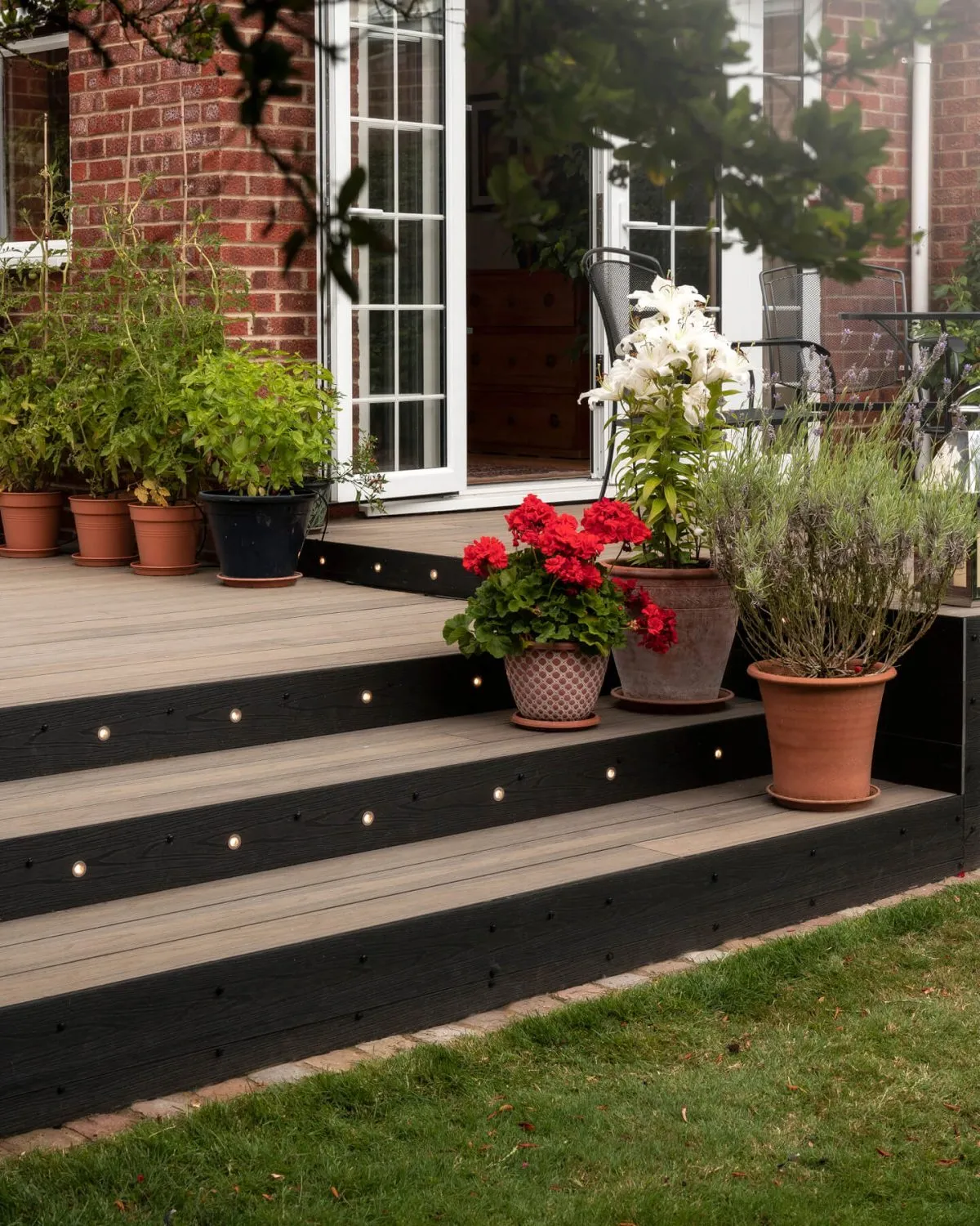 Steps using HD Deck Dual composite boards in Antique - Composite Prime
